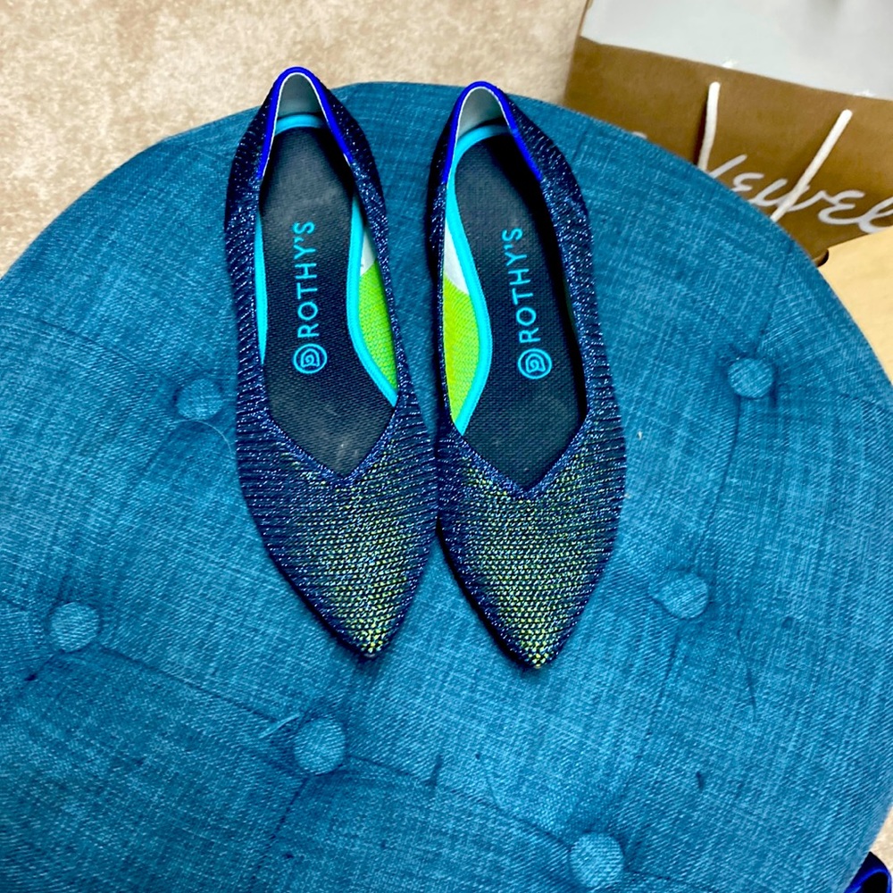 Rothy’s blue green iridescent points size 9.5